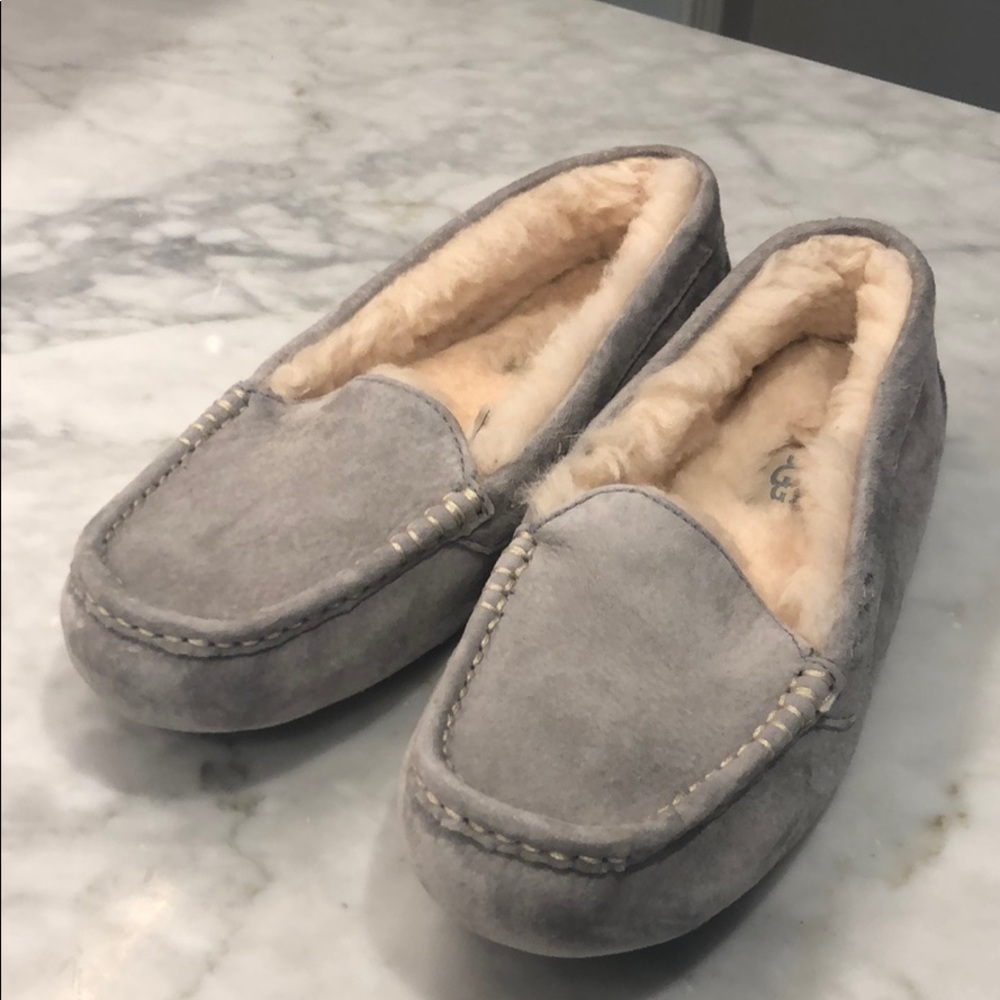Ugh Ansley slipper size 6